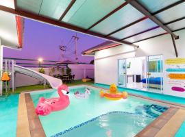 Clear98 Smile Pool Villa Sattahip，位于Ban Tao Than的酒店