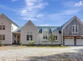 Panoramic Mountain Views with Hot Tub