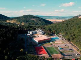 Rákóczi Hotel, Tábor és Rendezvényközpont，位于沙托劳尔尧乌伊海伊的酒店