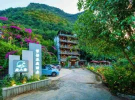 Yangshuo FlowerTree Courtyard - Traditional Chinese style