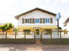 Hotel Bleu Soleil，位于卡布勒通的酒店