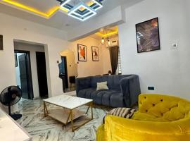 2 BDR Furnished Apt 24h power with pool，位于Okunola的酒店