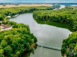 Przystań Korońa nad jeziorem Raduń