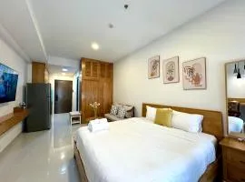 SOHO Residence & Hotel, Apartment with King Bed, walk to Bui Vien