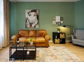 #Cozy Central Nest with Balcony