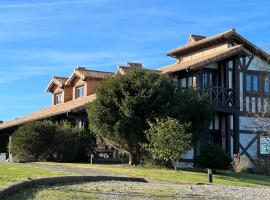 Magnífica villa mirando al mar，位于苏安塞斯的酒店