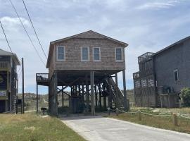 57151 Lighthouse Rd Home，位于哈特勒斯的酒店