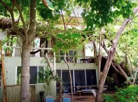 Casa con alberca y acceso directo a la playa