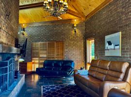 Upsandowns - Heated Private pool, Spa, and Sauna，位于金德拜恩的酒店