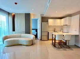 2BR Luxury Condo The City Phuket，位于Ban Ket Ho的酒店