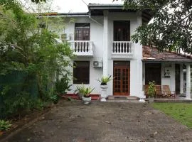 Charles Villa Rawathawatta