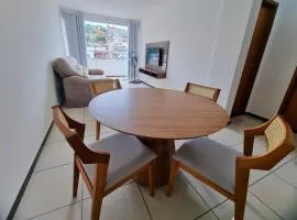 TH 3102 - Flat de 2 quartos com varanda