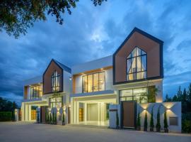 A9 Airport Modern Pool Villa，位于清迈的酒店
