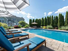 Huge HV Retreat pool spa home theater gym，位于Pleasant Valley的酒店