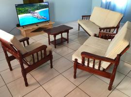 2 Bedroom Ocean View Apartment in Gouyave, Grenada，位于Gouyave的酒店