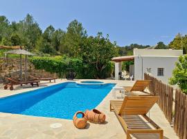 Villa Can Mestreso Suite Ibiza，位于圣胡安包蒂斯塔的酒店