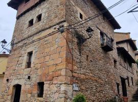 Hotel Rural TORRE DE LOS TEMPLARIOS，位于Herrán的酒店