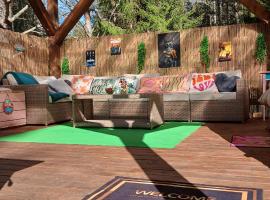 Miami Jungle Glamping，位于Korjuse的酒店