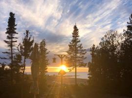 All Star Inn cottage on water with stunning sunsets，位于托伯莫里的酒店