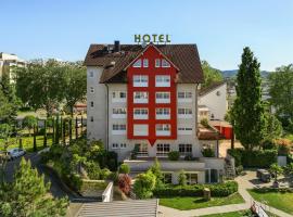 Kirchers Park & Wellnesshotel Kaiserstuhl Garni，位于恩丁根的酒店