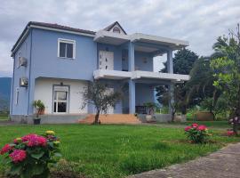 Villa ILIRIAN，位于Laç的酒店