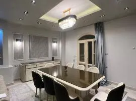 Comfy and spacious two bedrooms apartment - 5 mins drive from bus station