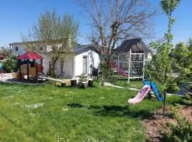 Chalet im Spiel- und Obstgarten