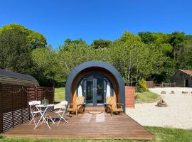 Luxury Glamping In North Yorkshire National Park & Coastal Area，位于斯卡伯勒的酒店