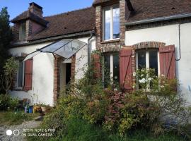 Studio tout confort proche de Joigny，位于Chamvres的酒店