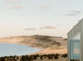 Off-grid Beachfront Cabin on Kangaroo Island