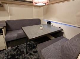 Full Service Caravan，位于阿尔贝特斯隆的酒店