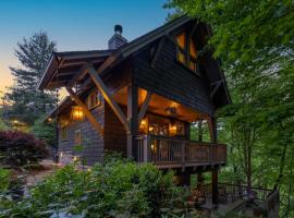 HOT TUB & PET-FRIENDLY Cabin in Cheshire Village，位于黑山的酒店