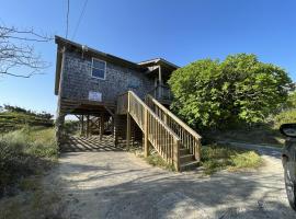 58224 Liberator Way Home，位于哈特勒斯的酒店