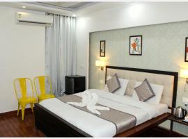 BAREILLY HOTEL KRISHNA RESIDENCY# Near Vaishno Devi Temple - A Premium Hotel In Bareilly，位于巴雷利的酒店