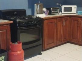 Mistyway Gated Home，位于Saint Helena的酒店