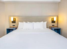 Comfort Inn，位于拉瓦尔的酒店