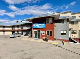 Rodeway Inn & Suites，位于坎卢普斯的酒店