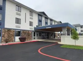 Clarion Pointe
