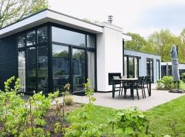 Exklusives Chalet am Veluwemeer im Europacs Bad Hoophiuzen，位于许尔斯霍斯特的酒店