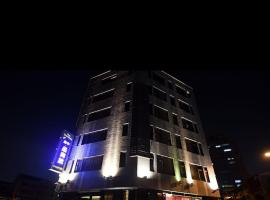 米可商務旅館，位于Tung-yang-li的酒店