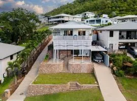 Hillside Haven - Tranquil Mount Louisa Escape