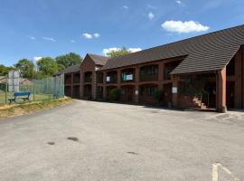 Tollgate Hotel & Leisure，位于特伦特河畔斯托克的酒店