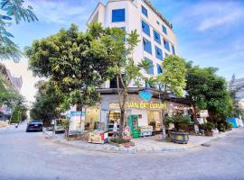 Tuấn Đạt Luxury FLC Sầm Sơn，位于岑山的酒店