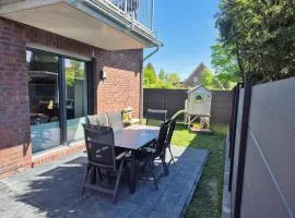 Traumhafte FeWo mit Garten und Sauna an der Küste