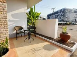 Mark Four Place Hotel