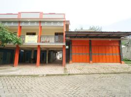 SPOT ON 93620 Anisa Homestay Syariah，位于图隆阿贡的酒店
