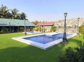Anand Resort - A luxury Private Pool Resort in Nashik，位于纳西克的酒店