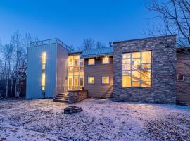 Enjoyable Secluded Cottage with Hot-tub in New Richmond, Wisconsin