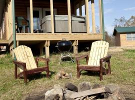Fabulous Cabin with Hot-tub in Herod, Illinois，位于Herod的酒店