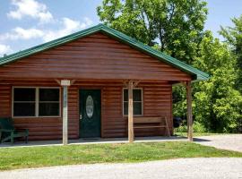 Pretty Cabin with Hot-tub in Herod, Illinois，位于Herod的酒店